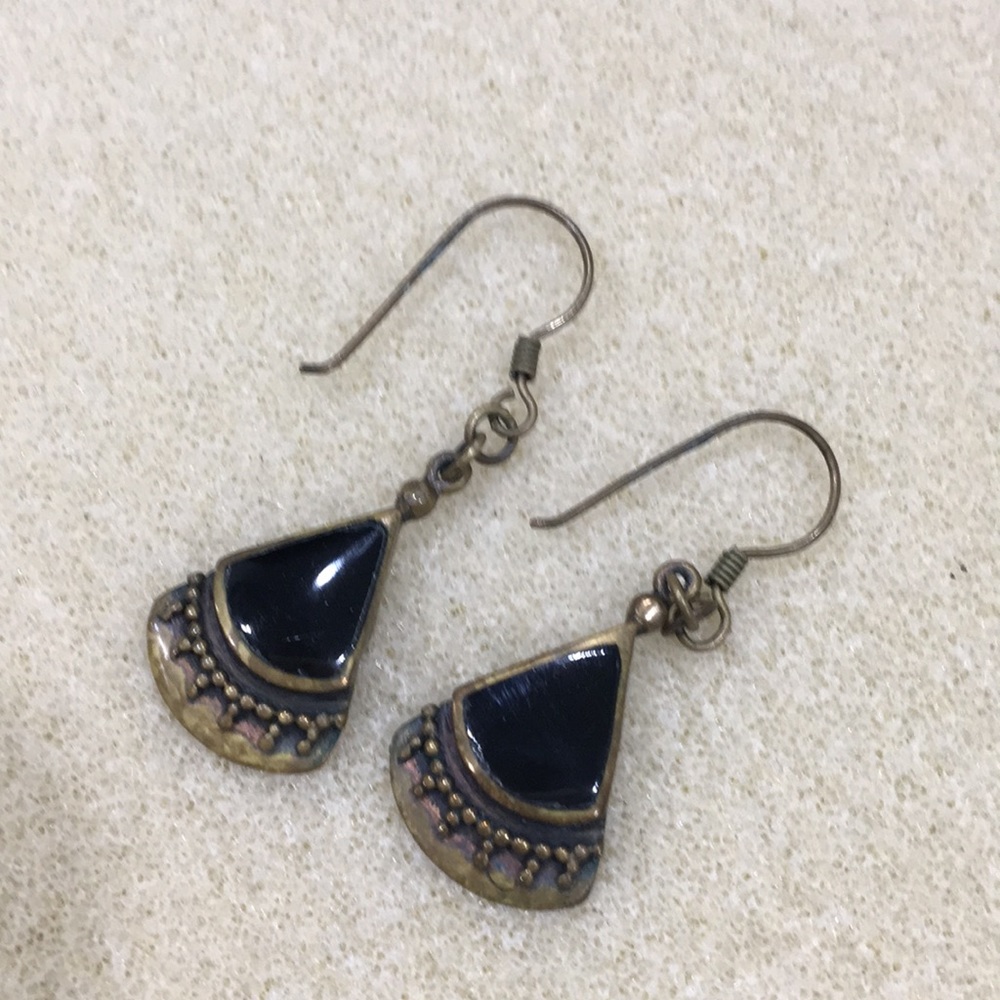 Onyx and Brass dangle earrings